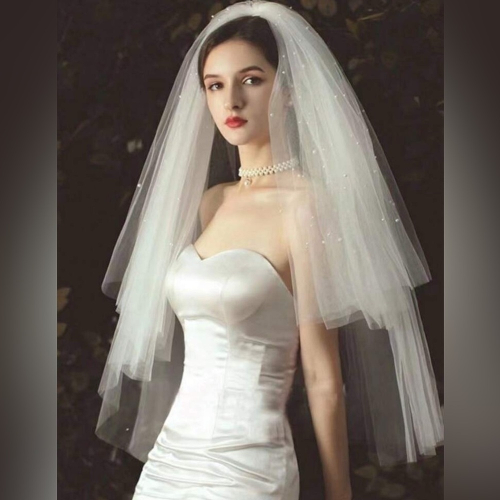 Elegant White Bridal Veil
